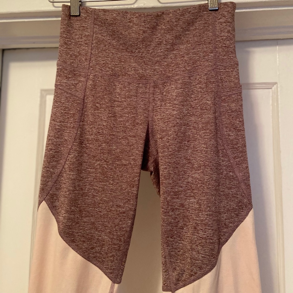 Champion 9 Two-Tone High Waisted Capri Legging SM - Picture 4 of 10